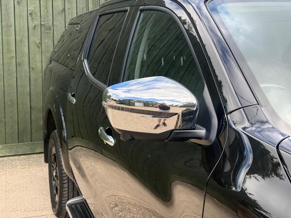 Nissan Navara 2.3 dCi Tekna Auto 4WD Euro 6 4dr