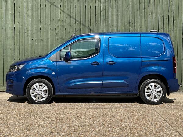 Peugeot Partner 1.5 BlueHDi 1000 Asphalt Standard Panel Van EAT8 SWB Euro 6 (s/s) 5dr at 5th