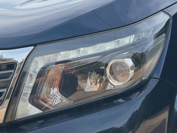 Nissan Navara 2.3 dCi Tekna 4WD Euro 6 (s/s) 4dr