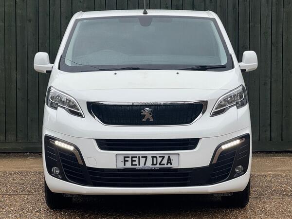 Peugeot Expert 2.0 BlueHDi 1400 Professional Plus Standard Panel Van MWB Euro 6 (s/s) 6dr at 3th