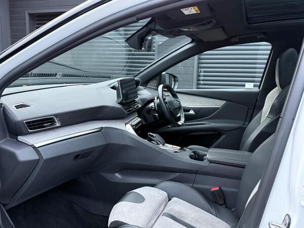 Peugeot 3008 1.6 13.2kWh GT e-EAT 4WD Euro 6 (s/s) 5dr - Image 2