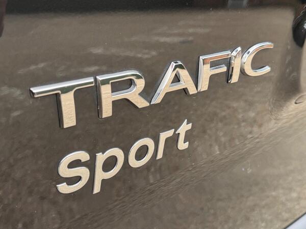 Renault Trafic 2.0 dCi ENERGY 28 Sport SWB Standard Roof Euro 6 (s/s) 5dr at 47th