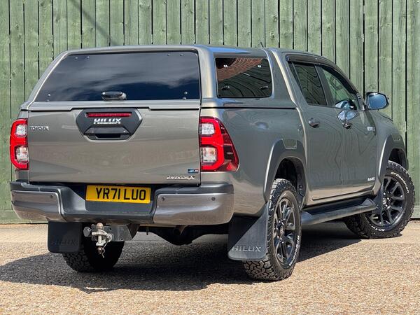Toyota Hilux 2.8 D-4D Invincible X 4WD Euro 6 (s/s) 4dr at 17th