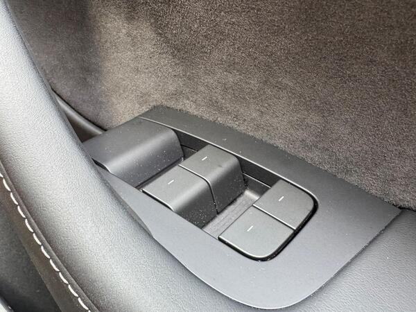 Tesla Model 3 (Dual Motor) Long Range Auto 4WDE 4dr at 18th