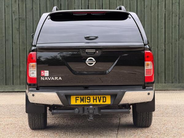 Nissan Navara 2.3 dCi Tekna Auto 4WD Euro 6 4dr at 17th