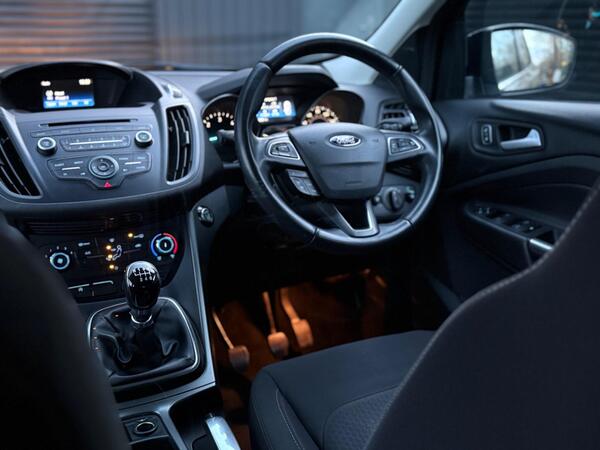 Ford Kuga 1.5 TDCi Zetec Euro 6 (s/s) 5dr - Image 2