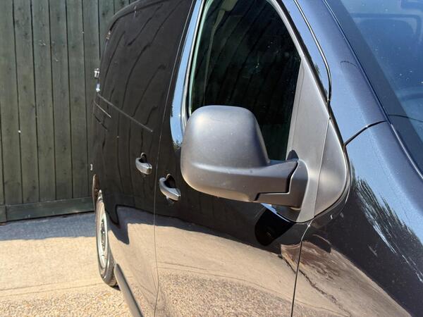 Peugeot Expert 1.5 BlueHDi 1000 Professional Premium Standard Panel Van MWB Euro 6 (s/s) 6dr at 27th