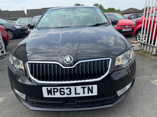 2014 Skoda Octavia 2014 | 2.0 TDI Elegance Euro 5 (s/s) 5dr 85,125 Miles photo