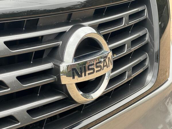 Nissan Navara 2.3 dCi N-Guard Pickup Double Cab 4dr Diesel Auto 4WD Euro 6 (190 ps)