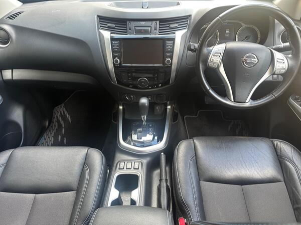 Nissan Navara 2.3 dCi N-Guard Pickup Double Cab 4dr Diesel Auto 4WD Euro 6 (190 ps)