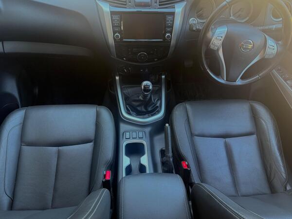 Nissan Navara 2.3 dCi Tekna 4WD Euro 6 (s/s) 4dr at 5th