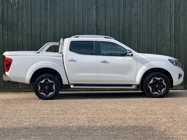 Nissan Navara 2.3 dCi Tekna Auto 4WD Euro 6 4dr