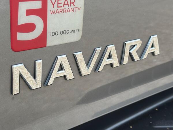 Nissan Navara 2.3 dCi N-Guard Pickup Double Cab 4dr Diesel Auto 4WD Euro 6 (190 ps)