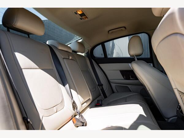 JAGUAR XF PREMIUM LUXURY D AUTO - Image 25