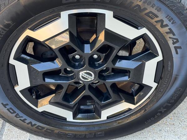 Nissan Navara 2.3 dCi Tekna Auto 4WD Euro 6 4dr at 31th