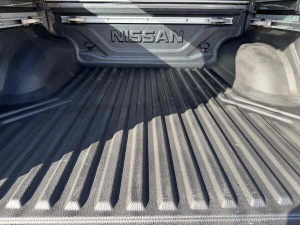 Nissan Navara 2.3 dCi N-Guard Auto 4WD Euro 6 4dr at 51th