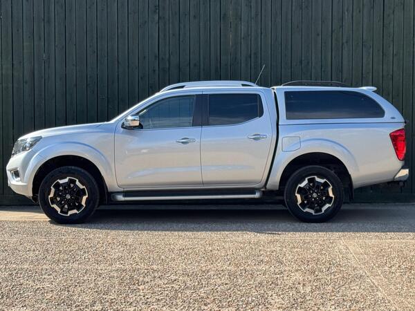 Nissan Navara 2.3 dCi Tekna Auto 4WD Euro 6 4dr at 9th