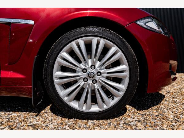 JAGUAR XF PREMIUM LUXURY D AUTO - Image 9