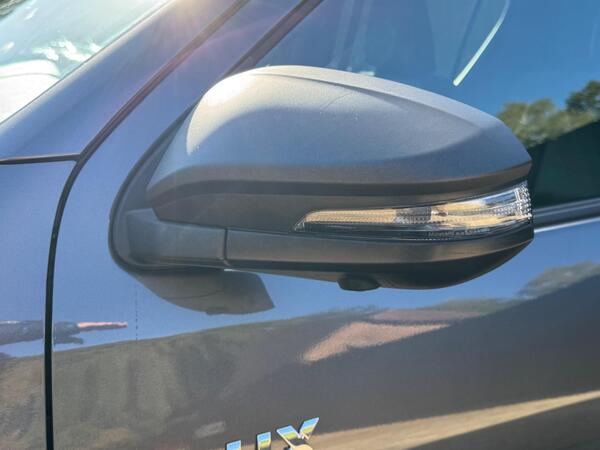 Toyota Hilux 2.8 D-4D Invincible X Auto 4WD Euro 6 (s/s) 4dr at 42th