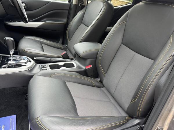 Nissan Navara 2.3 dCi N-Guard Auto 4WD Euro 6 4dr at 32th
