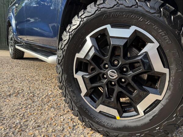 Nissan Navara 2.3 dCi Tekna 4WD Euro 6 (s/s) 4dr
