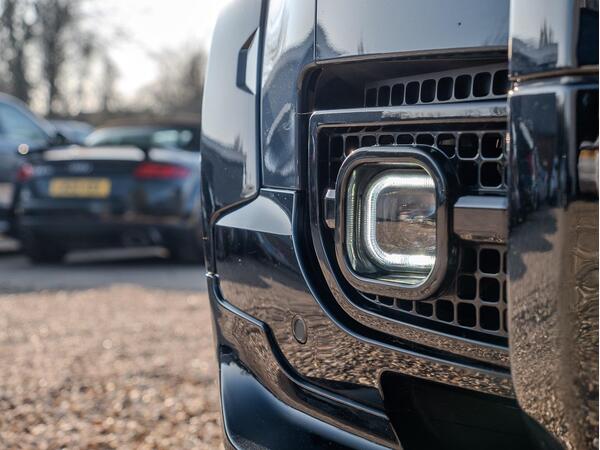 LAND ROVER DEFENDER X-DYNAMIC SE D MHEV A - Image 24