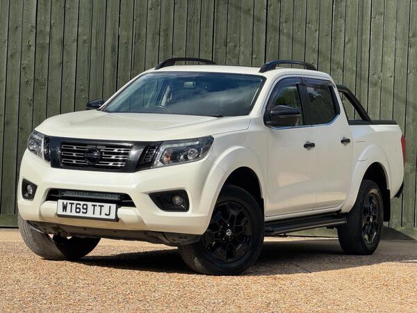 Nissan Navara 2.3 dCi N-Guard Auto 4WD Euro 6 4dr at 7th