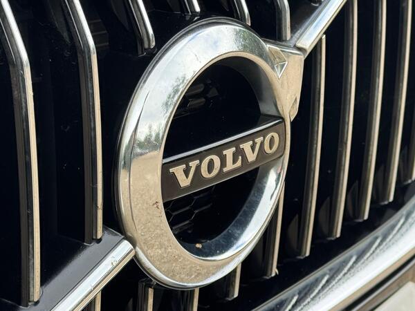 Volvo XC60 2.0 D4 Inscription Auto AWD Euro 6 (s/s) 5dr at 38th