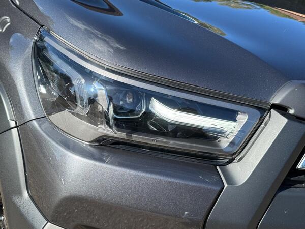 Toyota Hilux 2.8 D-4D Invincible X Auto 4WD Euro 6 (s/s) 4dr at 44th