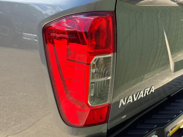 Nissan Navara 2.3 dCi Tekna Auto 4WD Euro 6 4dr at 44th