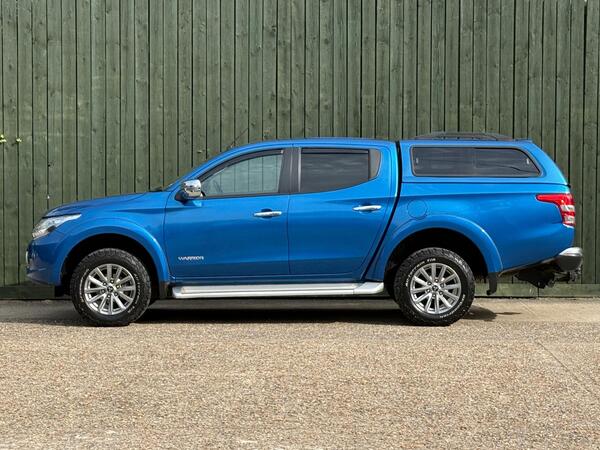 Mitsubishi L200 2.4 DI-D DC Warrior Pickup Double Cab 4dr Diesel Manual 4WD Euro 6 (178 ps)