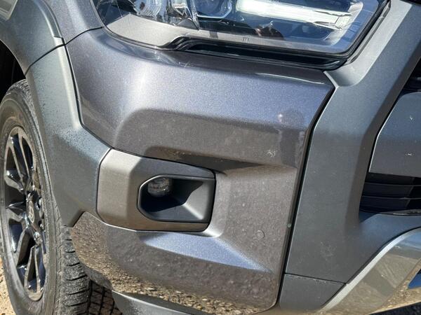 Toyota Hilux 2.8 D-4D Invincible X Auto 4WD Euro 6 (s/s) 4dr at 27th