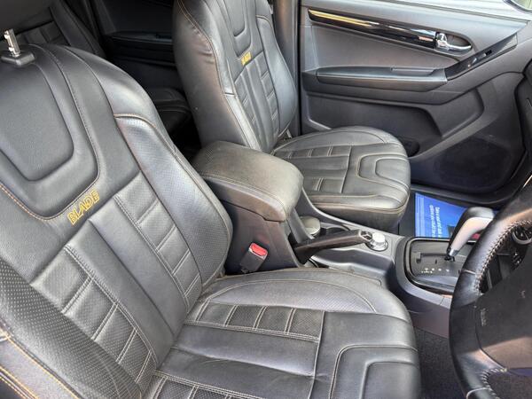 Isuzu D-Max 1.9 TD Blade Auto 4WD Euro 6 4dr at 2th