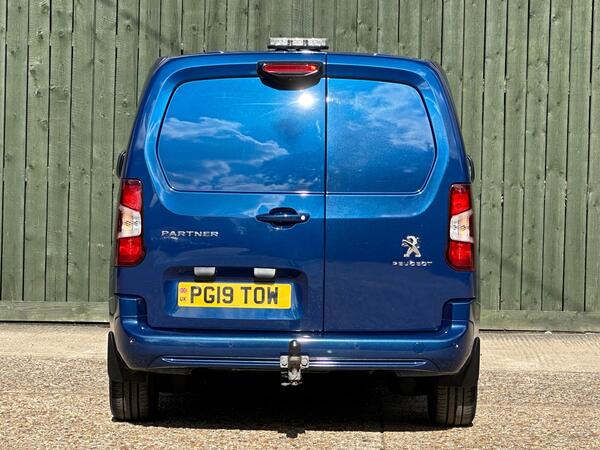 Peugeot Partner 1.5 BlueHDi 1000 Asphalt Standard Panel Van EAT8 SWB Euro 6 (s/s) 5dr at 11th