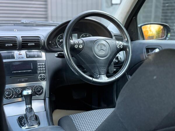 Mercedes-Benz C Class 1.8 C180 Kompressor SE 2dr - Image 2