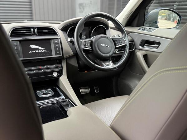 Jaguar F-PACE 2.0 P250i R-Sport Auto AWD Euro 6 (s/s) 5dr - Image 2
