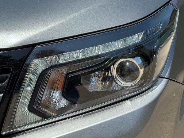 Nissan Navara 2.3 dCi N-Guard Auto 4WD Euro 6 4dr