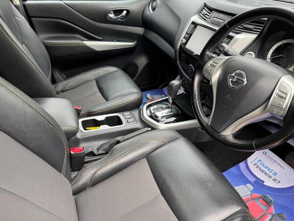 Nissan Navara 2.3 dCi N-Guard Pickup Double Cab 4dr Diesel Auto 4WD Euro 6 (190 ps)