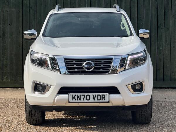 Nissan Navara 2.3 dCi Tekna Auto 4WD Euro 6 4dr