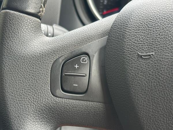 Renault Trafic 2.0 dCi ENERGY 28 Sport SWB Standard Roof Euro 6 (s/s) 5dr at 16th