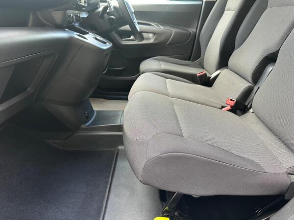 Peugeot Partner 1.5 BlueHDi 1000 Asphalt Standard Panel Van EAT8 SWB Euro 6 (s/s) 5dr at 33th