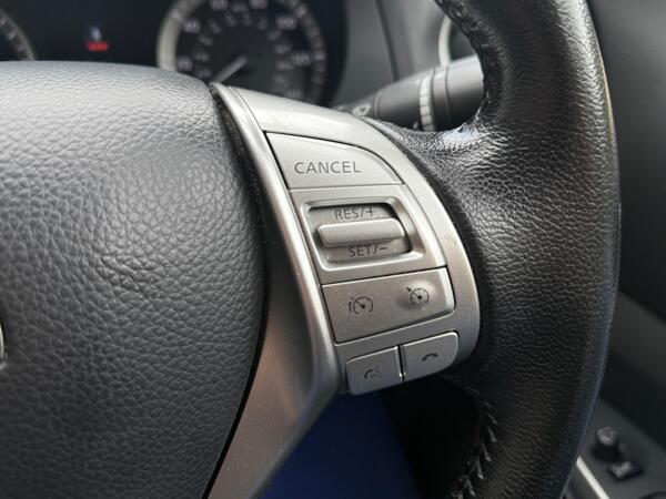 Nissan Navara 2.3 dCi Tekna Auto 4WD Euro 6 4dr at 30th