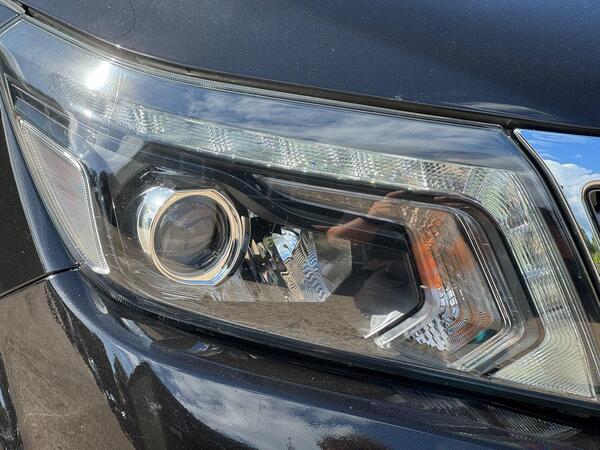 Nissan Navara 2.3 dCi Tekna 4WD Euro 6 (s/s) 4dr