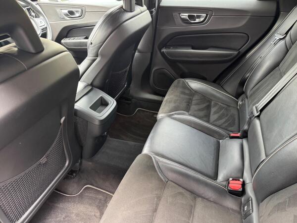 Volvo XC60 2.0 D5 PowerPulse R-Design Pro Auto AWD Euro 6 (s/s) 5dr