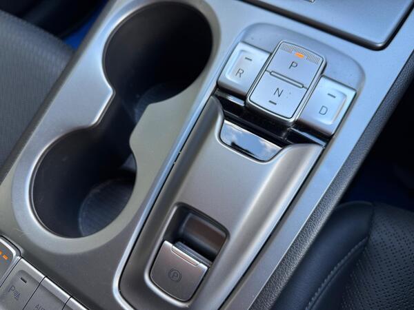 Hyundai KONA 64kWh Premium SE Auto 5dr (7kW Charger)