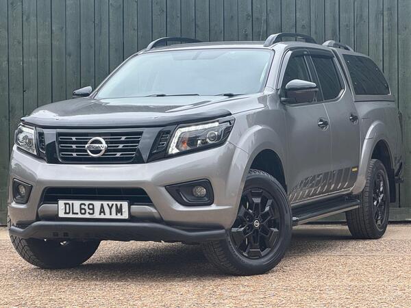 Nissan Navara 2.3 dCi N-Guard Pickup Double Cab 4dr Diesel Auto 4WD Euro 6 (190 ps)
