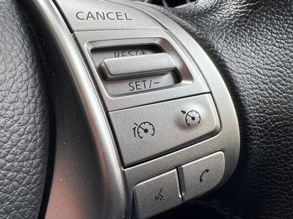 Nissan Navara 2.3 dCi Tekna 4WD Euro 6 (s/s) 4dr at 24th