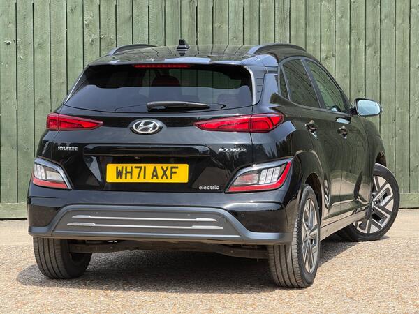 Hyundai KONA 64kWh Premium Auto 5dr (10.5kW Charger)