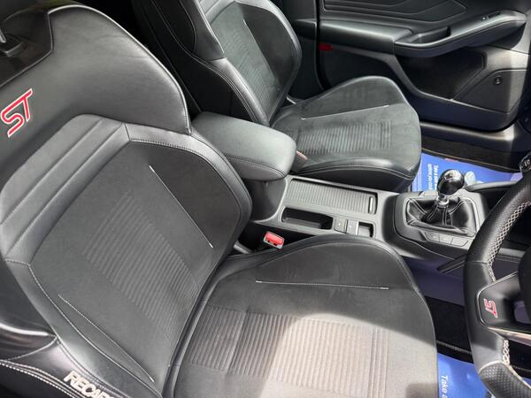 Ford Focus 2.3T EcoBoost ST Euro 6 (s/s) 5dr at 5th