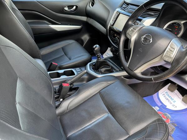 Nissan Navara 2.3 dCi Tekna 4WD Euro 6 (s/s) 4dr at 4th